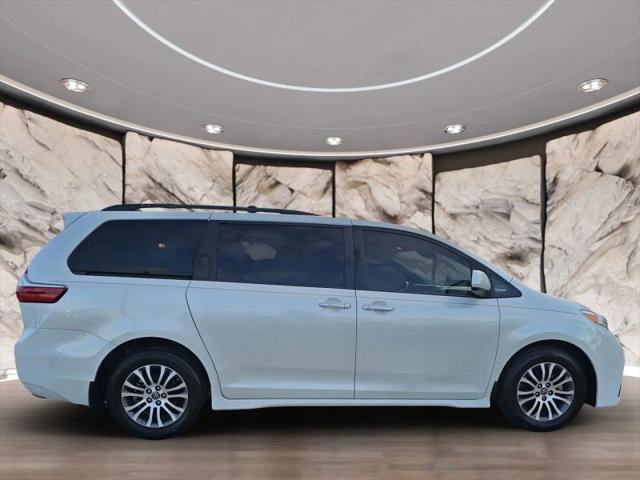 2018 Toyota Sienna XLE Premium 8 Passenger