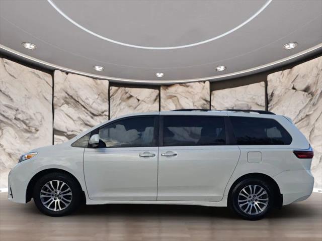 2018 Toyota Sienna XLE Premium 8 Passenger
