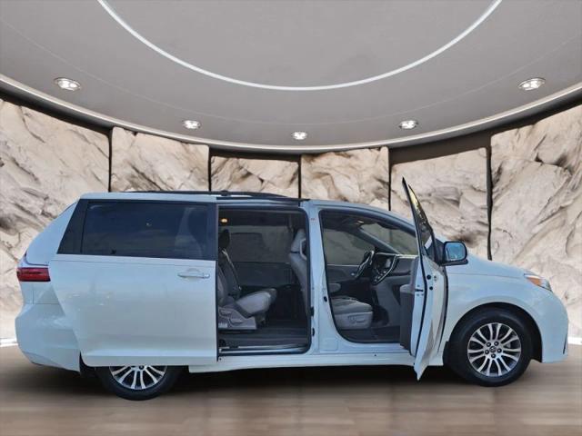 2018 Toyota Sienna XLE Premium 8 Passenger
