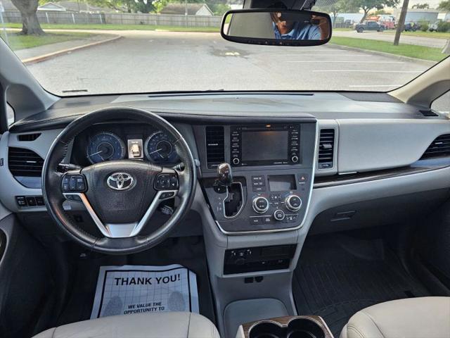 2018 Toyota Sienna XLE Premium 8 Passenger