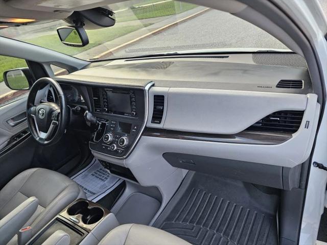 2018 Toyota Sienna XLE Premium 8 Passenger