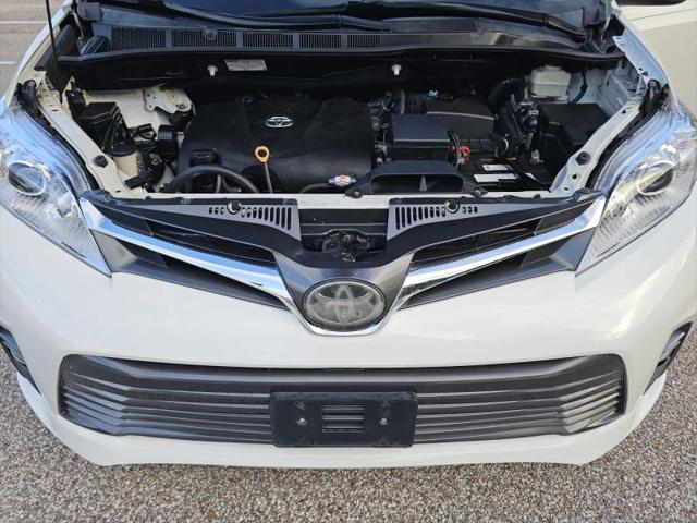 2018 Toyota Sienna XLE Premium 8 Passenger