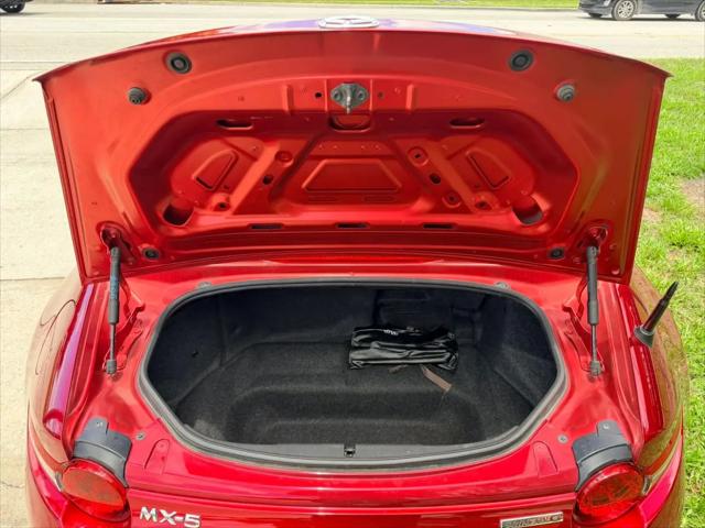2020 Mazda MX-5 Sport