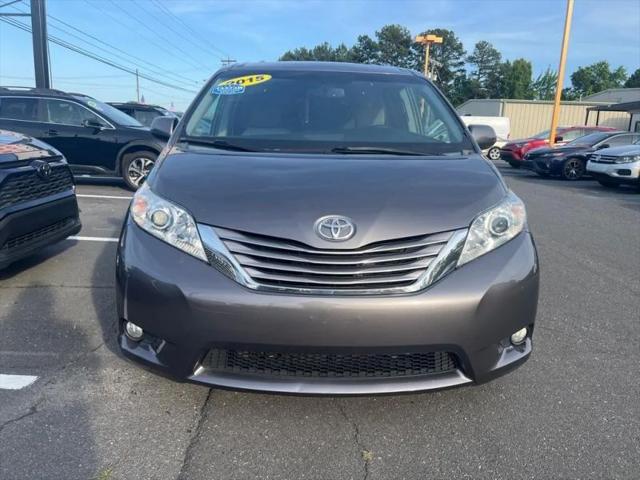 2015 Toyota Sienna XLE 8 Passenger