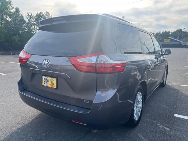 2015 Toyota Sienna XLE 8 Passenger
