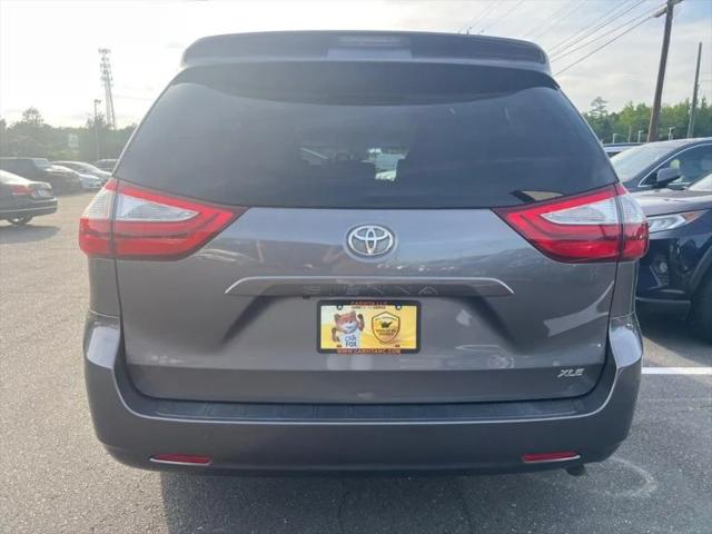 2015 Toyota Sienna XLE 8 Passenger