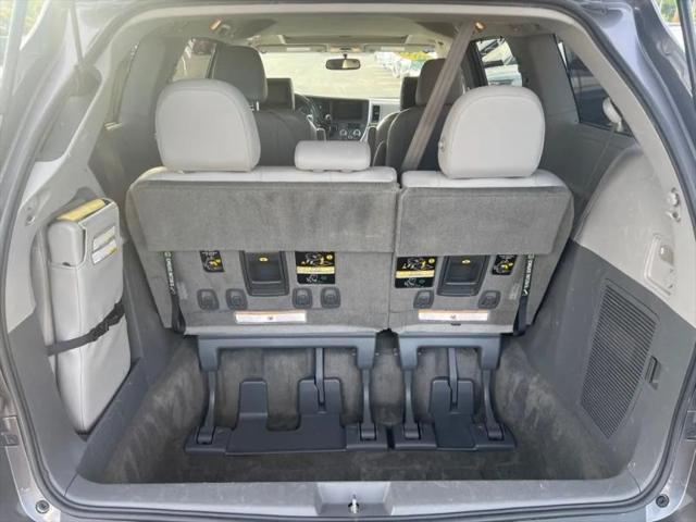2015 Toyota Sienna XLE 8 Passenger