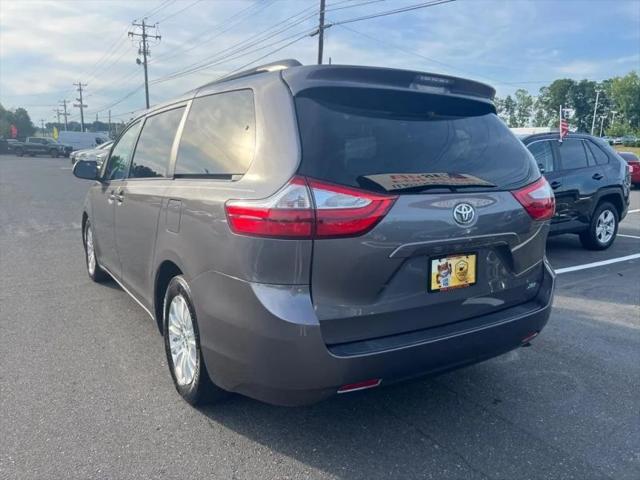 2015 Toyota Sienna XLE 8 Passenger