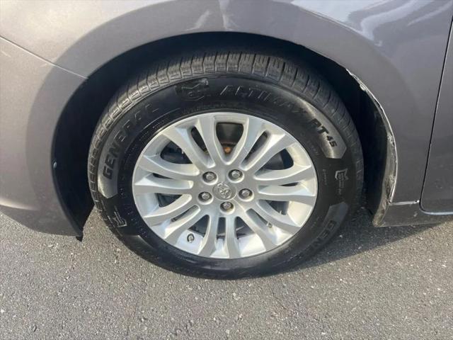 2015 Toyota Sienna XLE 8 Passenger