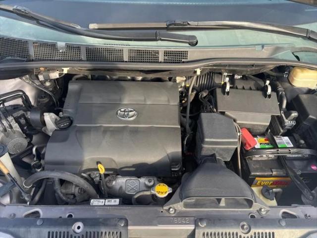 2015 Toyota Sienna XLE 8 Passenger