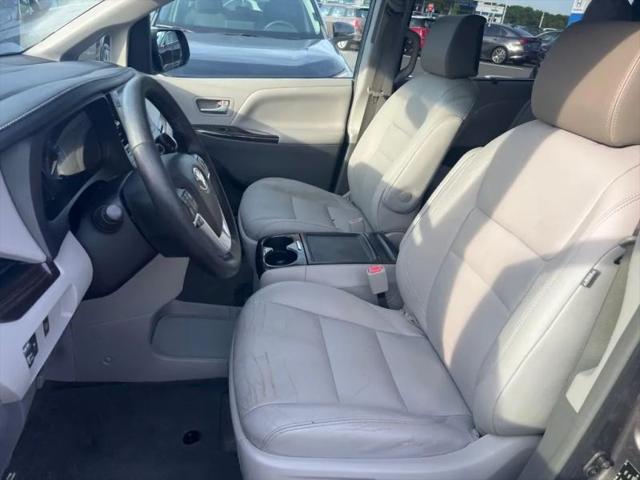 2015 Toyota Sienna XLE 8 Passenger