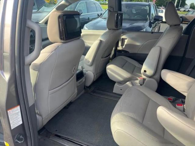 2015 Toyota Sienna XLE 8 Passenger