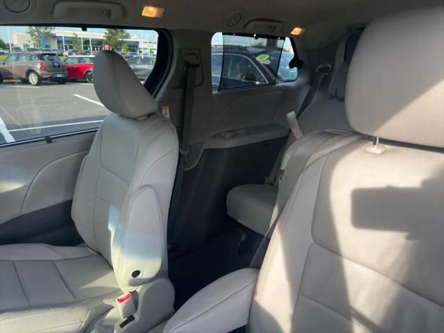 2015 Toyota Sienna XLE 8 Passenger