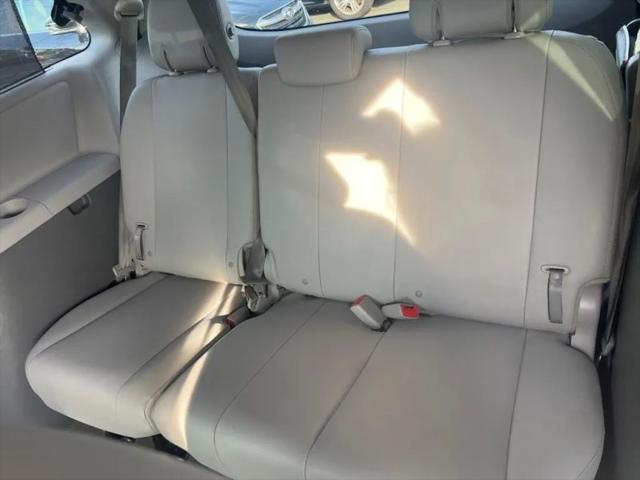 2015 Toyota Sienna XLE 8 Passenger