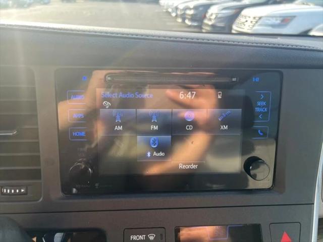 2015 Toyota Sienna XLE 8 Passenger
