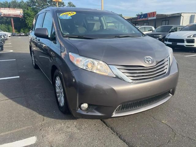 2015 Toyota Sienna XLE 8 Passenger