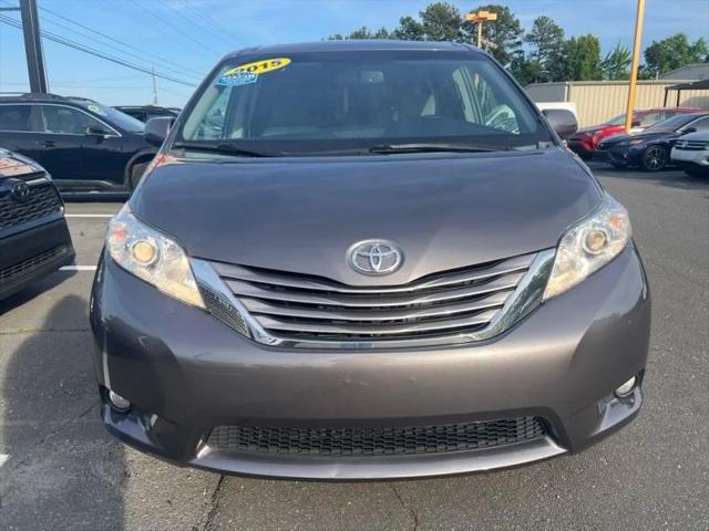 2015 Toyota Sienna XLE 8 Passenger