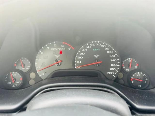 2004 Chevrolet Corvette Base