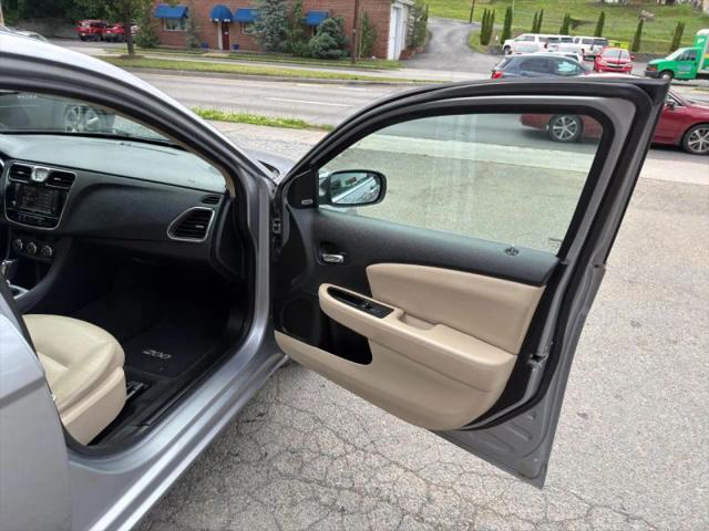 2014 Chrysler 200 Limited