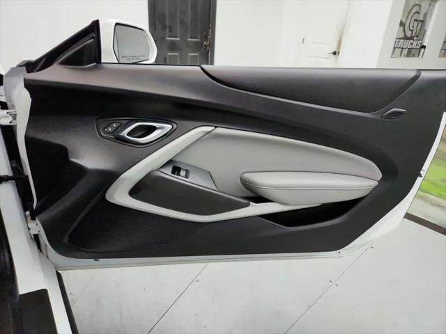2020 Chevrolet Camaro RWD Convertible 1LT