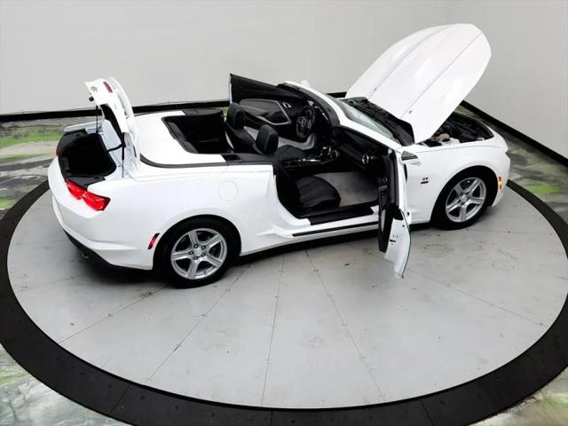 2020 Chevrolet Camaro RWD Convertible 1LT