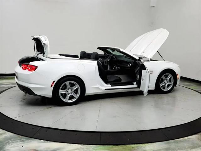 2020 Chevrolet Camaro RWD Convertible 1LT