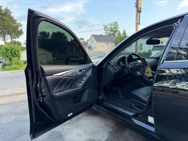 2015 INFINITI Q50 Premium