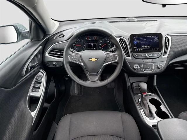 2025 Chevrolet Malibu FWD RS