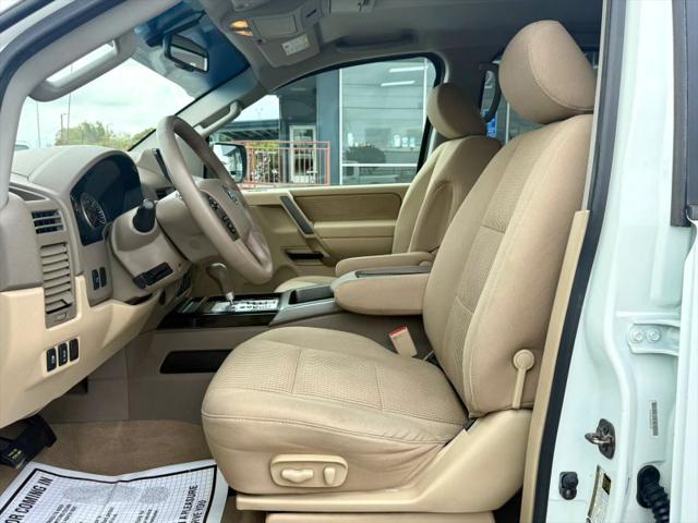 2014 Nissan Titan SV