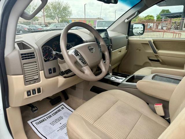 2014 Nissan Titan SV