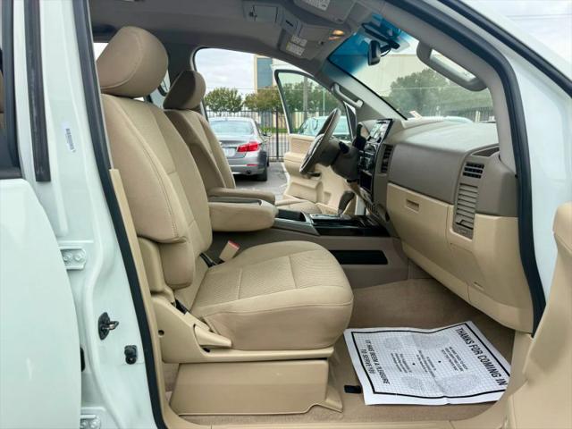 2014 Nissan Titan SV