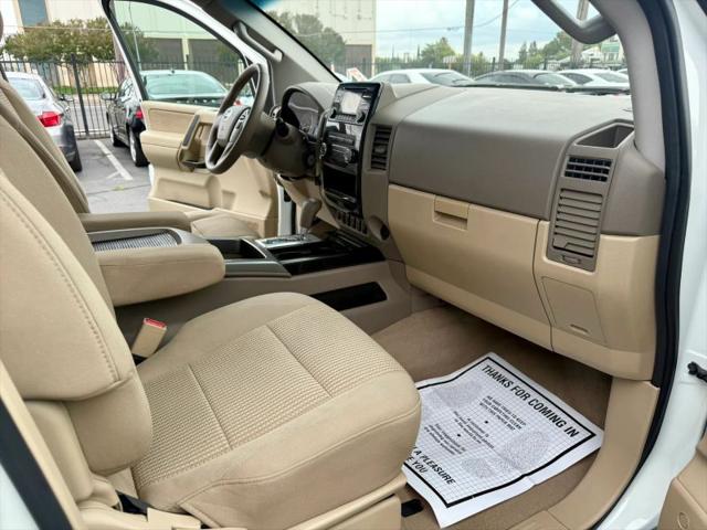 2014 Nissan Titan SV
