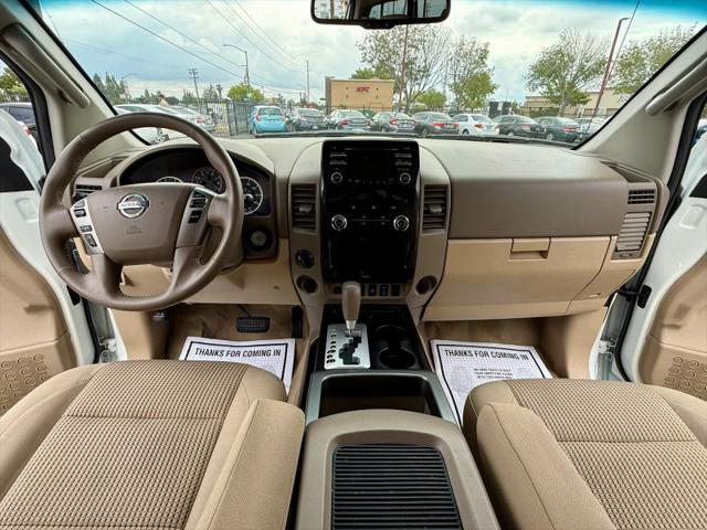 2014 Nissan Titan SV