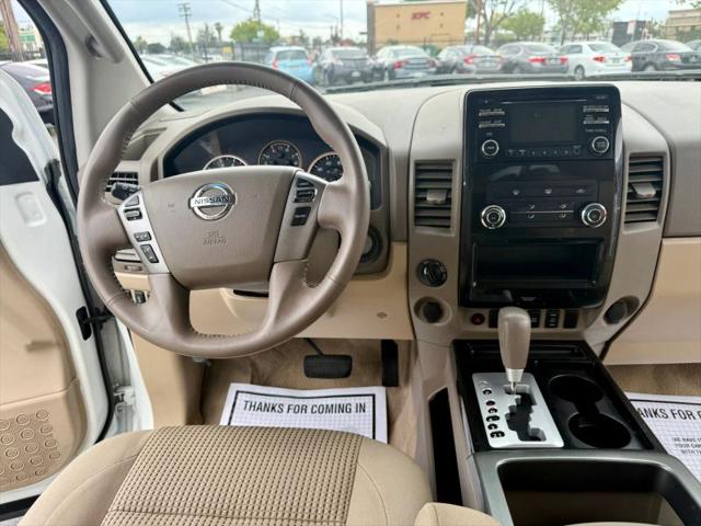 2014 Nissan Titan SV