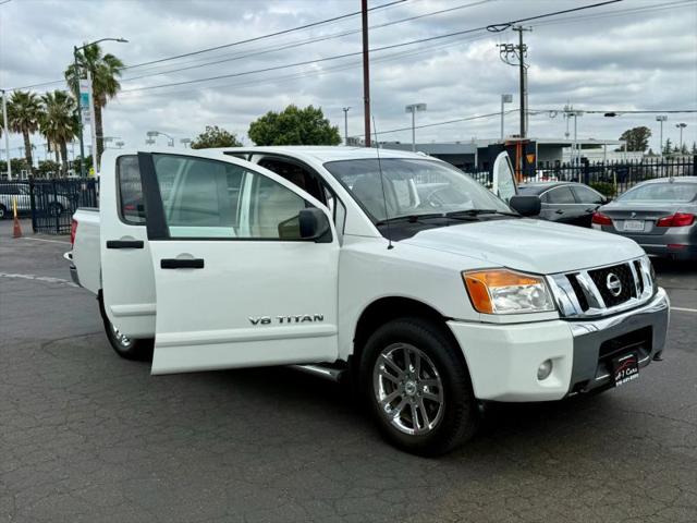 2014 Nissan Titan SV