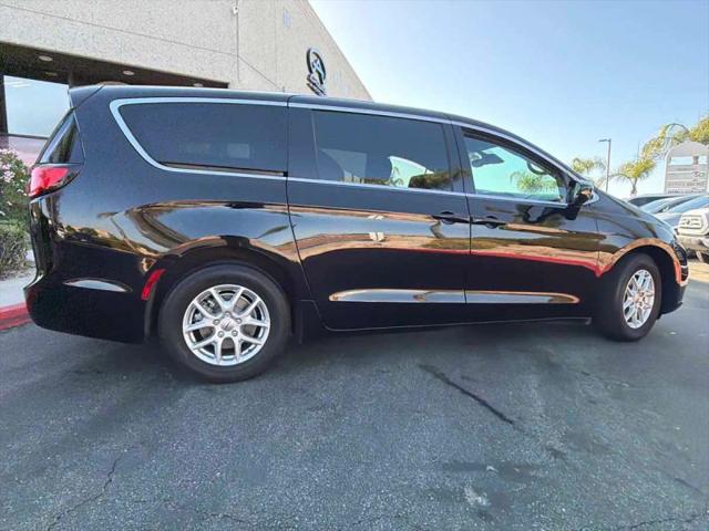 2024 Chrysler Pacifica Touring