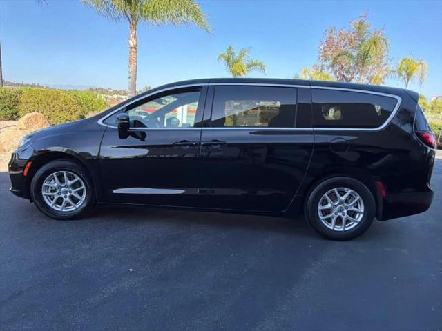 2024 Chrysler Pacifica Touring