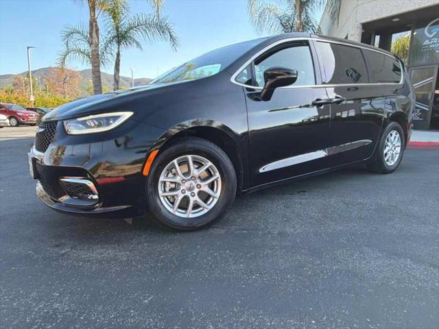 2024 Chrysler Pacifica Touring