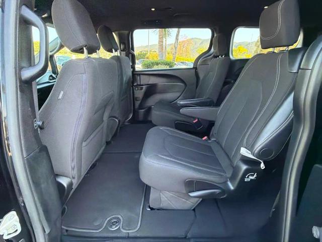 2024 Chrysler Pacifica Touring