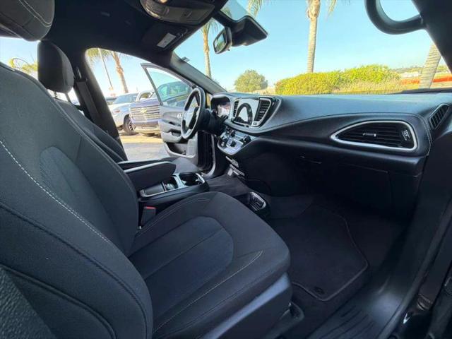 2024 Chrysler Pacifica Touring