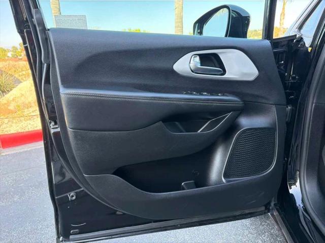 2024 Chrysler Pacifica Touring