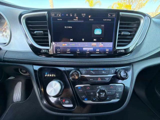 2024 Chrysler Pacifica Touring