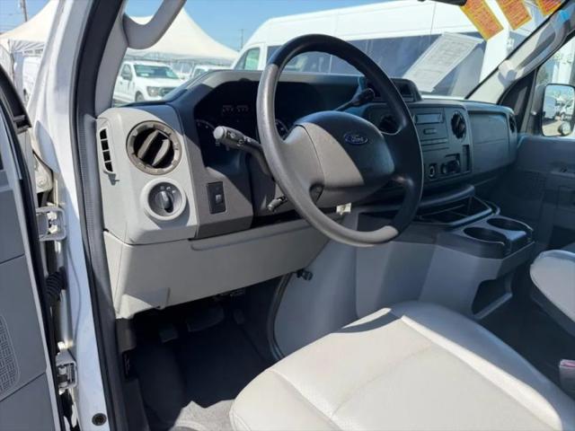 2009 Ford E-350 Super Duty XL