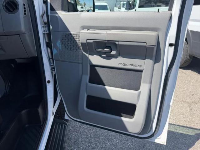 2009 Ford E-350 Super Duty XL
