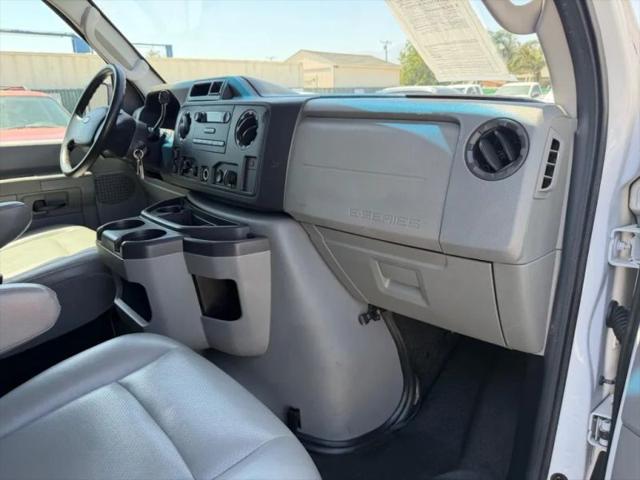 2009 Ford E-350 Super Duty XL