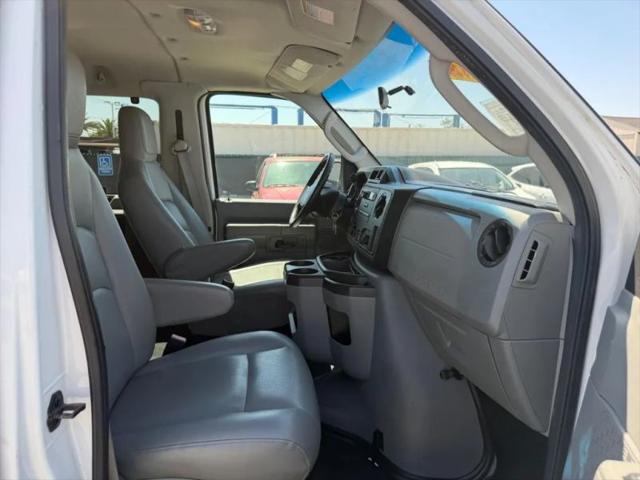2009 Ford E-350 Super Duty XL