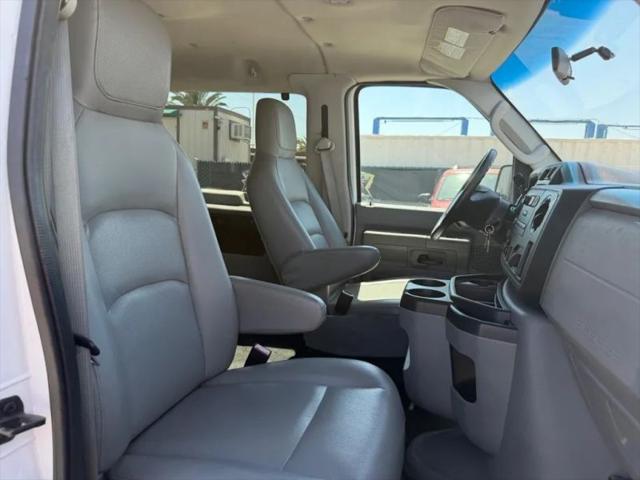 2009 Ford E-350 Super Duty XL