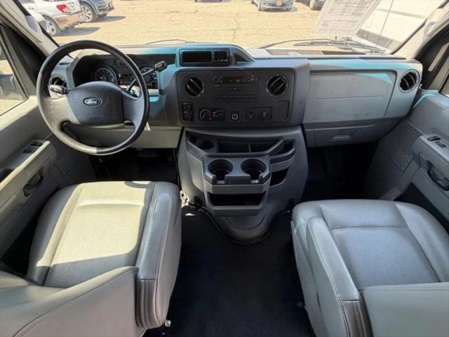 2009 Ford E-350 Super Duty XL