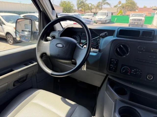 2009 Ford E-350 Super Duty XL