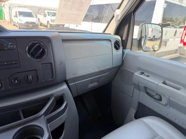 2009 Ford E-350 Super Duty XL